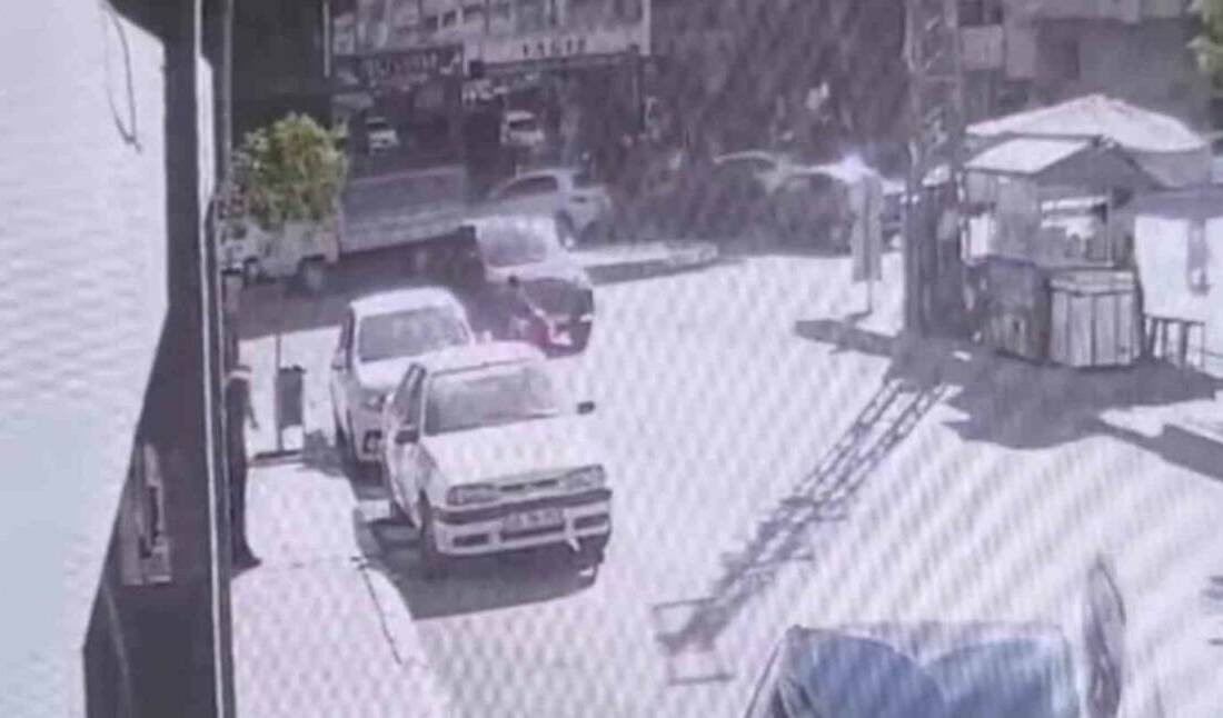 Şanlıurfa’da otomobilin çarptığı çocuk hayatını kaybetti. Kaza anı güvenlik kamerasına
