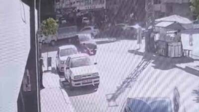 Şanlıurfa’da otomobilin çarptığı çocuk hayatını kaybetti. Kaza anı güvenlik kamerasına