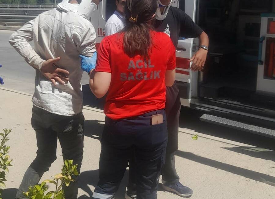 Adıyaman'da meydana gelen trafik kazasında otomobil ile motosiklet çarpıştı, 2