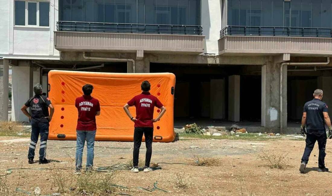 Adıyaman'da paralarını alamadıklarını iddia eden iki işçi, il Emniyet Müdürlüğü