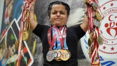 Gaziantep doğumlu paralimpik sporcu Esra Nisa Özkılsız, 12 yıllık spor