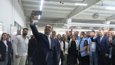 Sanayi ve Teknoloji Bakanı Mehmet Fatih Kacır, Kilis'teki tekstil kentte