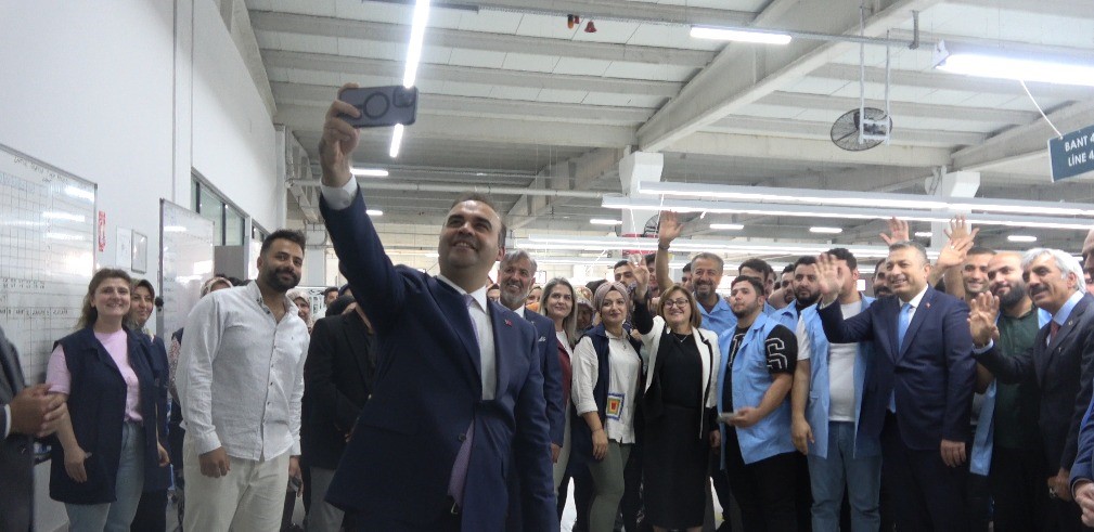 Sanayi ve Teknoloji Bakanı Mehmet Fatih Kacır, Kilis'teki tekstil kentte