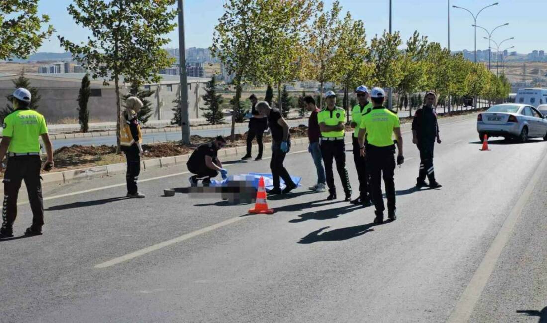 Şanlıurfa'da meydana gelen trafik kazasında otomobilin çarptığı yaya hayatını kaybetti.