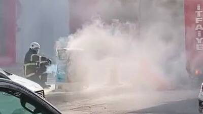 Adıyaman'da 43 derece sıcaklıkta bir trafo alev aldı. Vatandaşların ihbarı