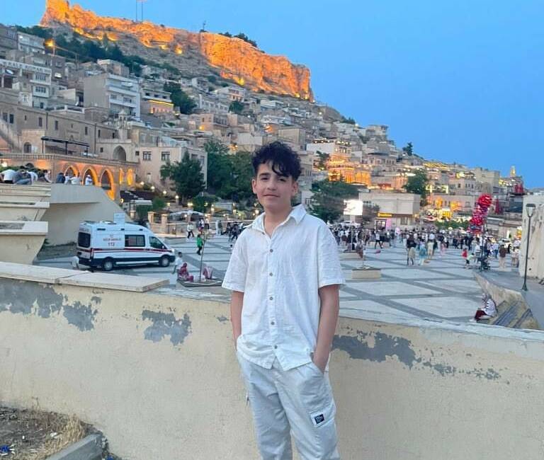 Siirt'in Kurtalan ilçesinde lösemi tedavisi gören 14 yaşındaki Arjin Mücahit