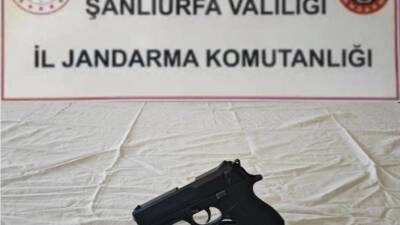 Şanlıurfa’da düzenlenen silah kaçakçılığı operasyonunda çok sayıda silah ele geçirildi,