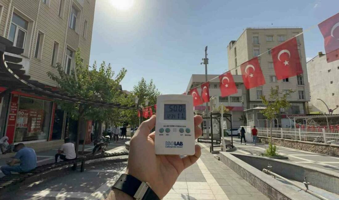 Silopi ilçesinde sıcaklık rekoru kırılarak termometreler 50 dereceyi aştı. Bu