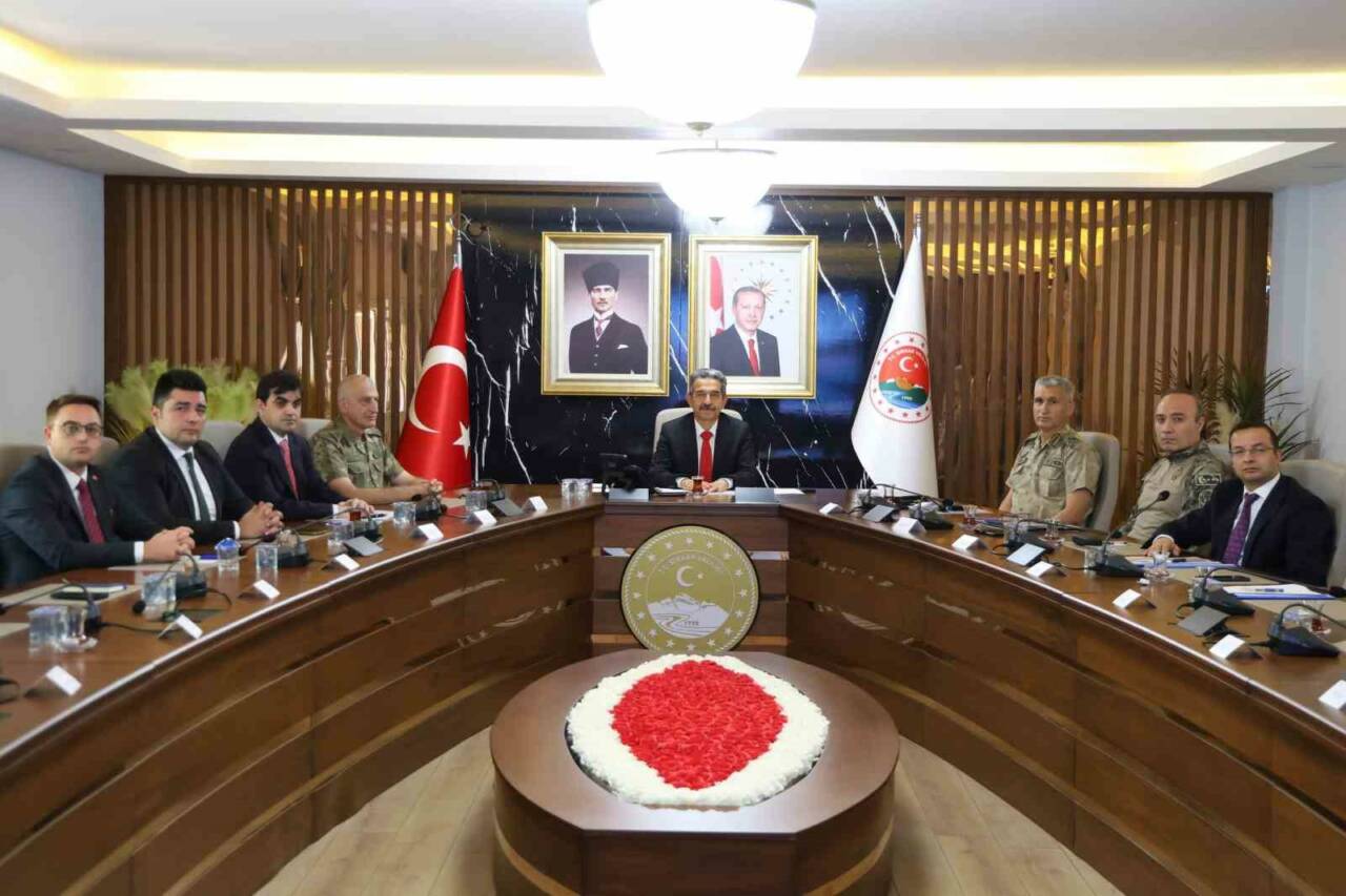 Şırnak Valisi Birol Ekici yönetiminde genişletilmiş bir il güvenlik ve