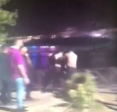 Şırnak'ın Cizre ilçesinde Atatürk Parkı'nda gençler ile mahalle bekçileri arasında