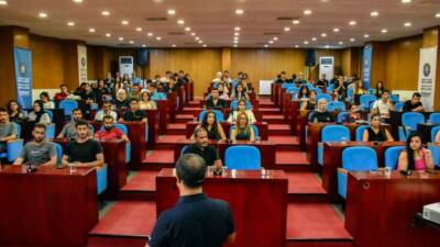 Diyarbakır Büyükşehir Belediyesi, stajyer öğrencilere Temel İş Sağlığı ve Güvenliği