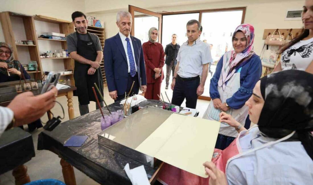 Şahinbey Belediye Başkanı Mehmet Tahmazoğlu, Şahinbey Millet Cami ve Külliyesi'nde
