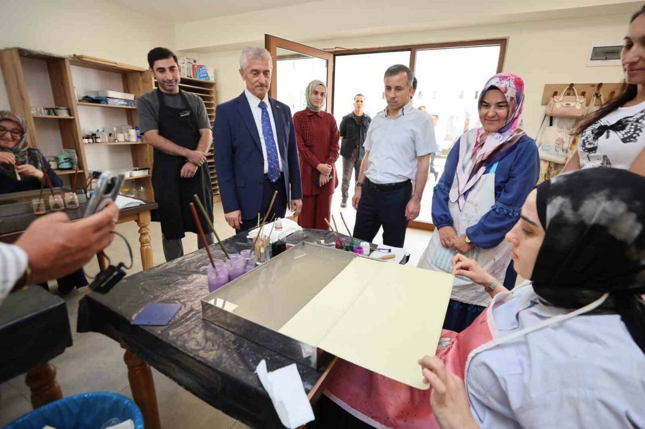 Şahinbey Belediye Başkanı Mehmet Tahmazoğlu, Şahinbey Millet Cami ve Külliyesi'nde
