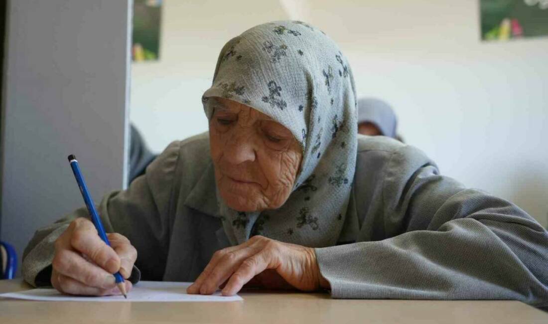 Gaziantep’te yaşları 60 ile 85 arasında değişen torun sahibi nineler,