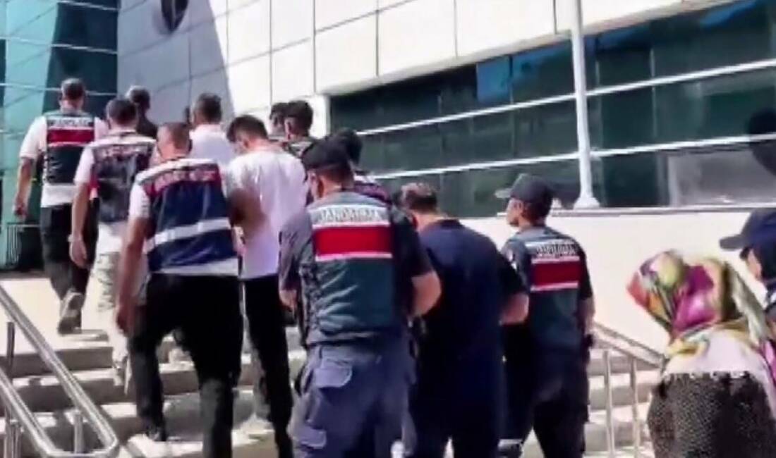 Adıyaman İl Jandarma Komutanlığı ekipleri, Kahta ilçesi başta olmak üzere