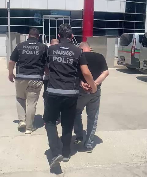 Adıyaman’da, düzenlenen uyuşturucu operasyonunda yakalanan 2 şahıs adli makamlarca tutuklandı.