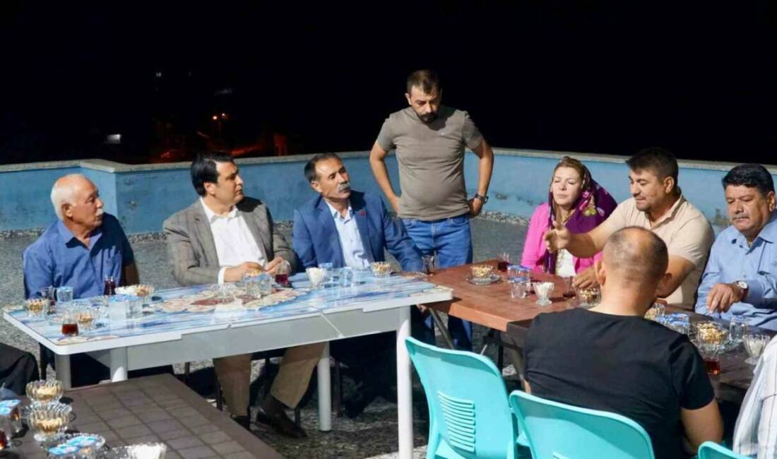 Şehitkamil Belediye Başkanı Umut Yılmaz, Uğruca Mahallesi'nde vatandaşlarla bir araya