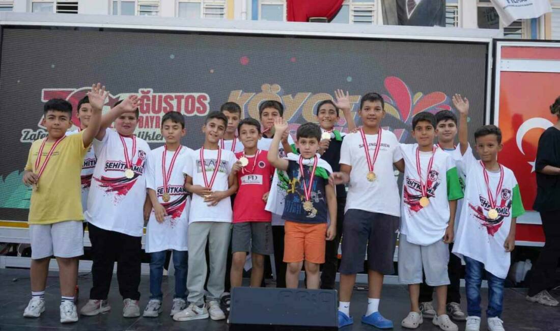 30 Ağustos Zafer Bayramı'nın 103. yılı kutlamaları Şehitkamil Belediye Başkanı