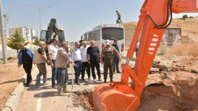 Besni Belediye Başkanı Reşit Alkan, 15 Temmuz Şehitler Mahallesi’nde meydana