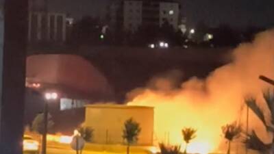 Adıyaman’da şehir merkezinde bulunan bir elektrik trafosunun patlaması paniğe neden