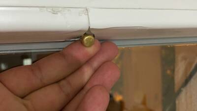 Adıyaman’ın Kahta ilçesinde bir magandanın silahından çıkan mermi, evin penceresini