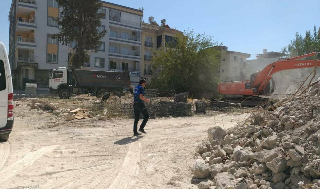 Adıyaman Belediyesi Zabıta Müdürlüğü ekipleri, kent genelinde çevre ve halk