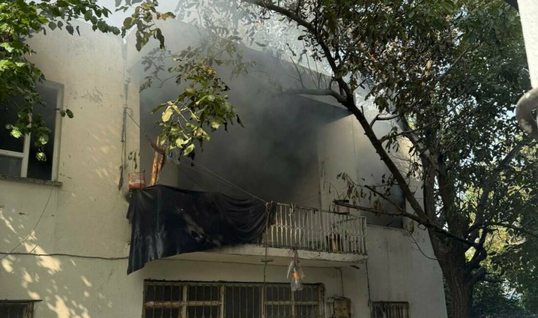 Adıyaman’da ev yangını paniğe neden oldu Kahta ilçesinde Girne Mahallesi'nde bir evde çıkan yangın, mahalle sakinlerinde