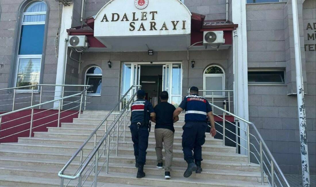 Adıyaman’da FETÖ üyesi hükümlü yakalandı Adıyaman İl Jandarma Komutanlığı ekipleri, aranan şahısların yakalanması için çalışma