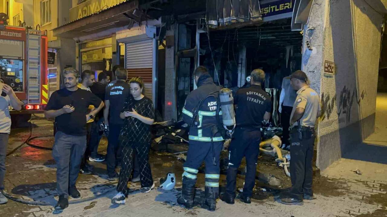 Adıyaman'da bir iş yeri, kimliği belirsiz bir şahıs tarafından molotofkokteyli