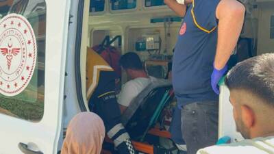 Adıyaman merkezinde otomobil ile kamyonetin çarpışması sonucu meydana gelen kazada