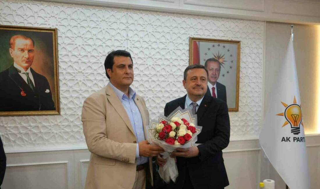 Şehitkamil Belediye Başkanı Umut Yılmaz, CHP'den istifa ederek AK Parti'ye