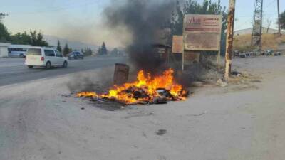 Adıyaman'ın Gölbaşı ilçesinde yol kenarında çıkan yangın, Gölbaşı Belediyesi İtfaiye