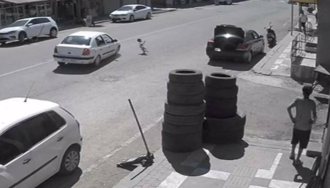 Şanlıurfa'nın Ceylanpınar ilçesinde 3 yaşındaki bir çocuğa anne ve babasının