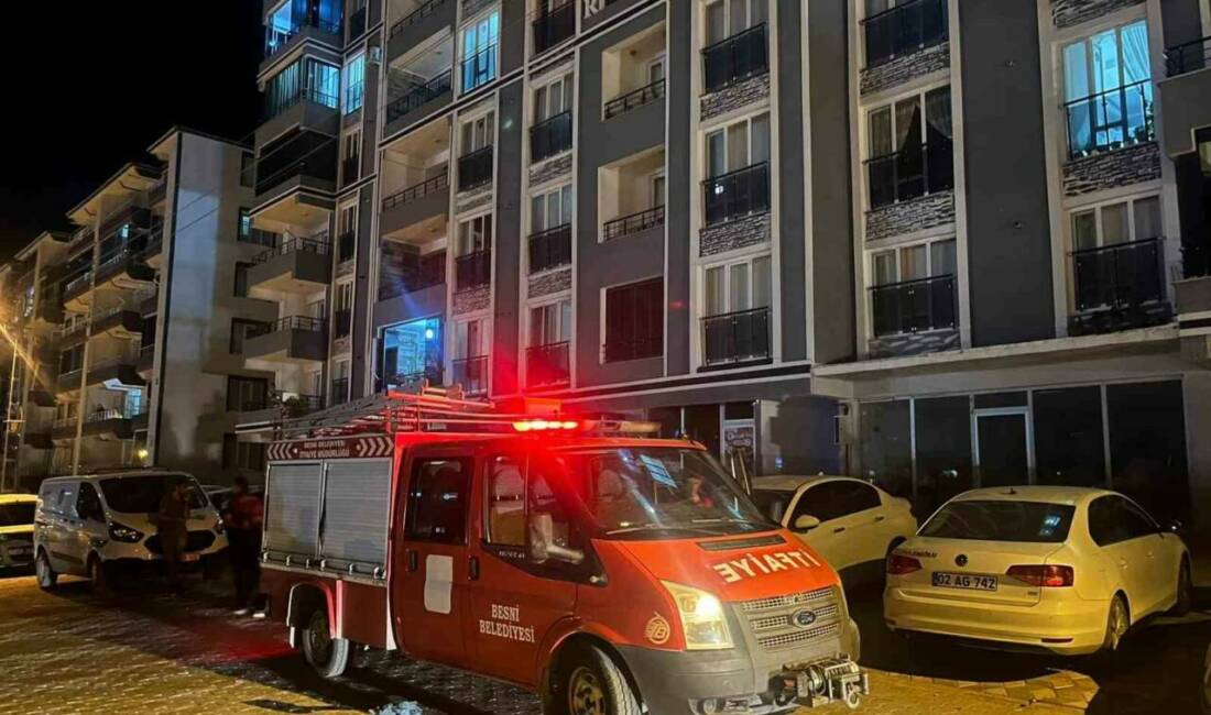 Adıyaman’ın Besni ilçesinde bir apartmanda meydana gelen gaz kokusu paniğe