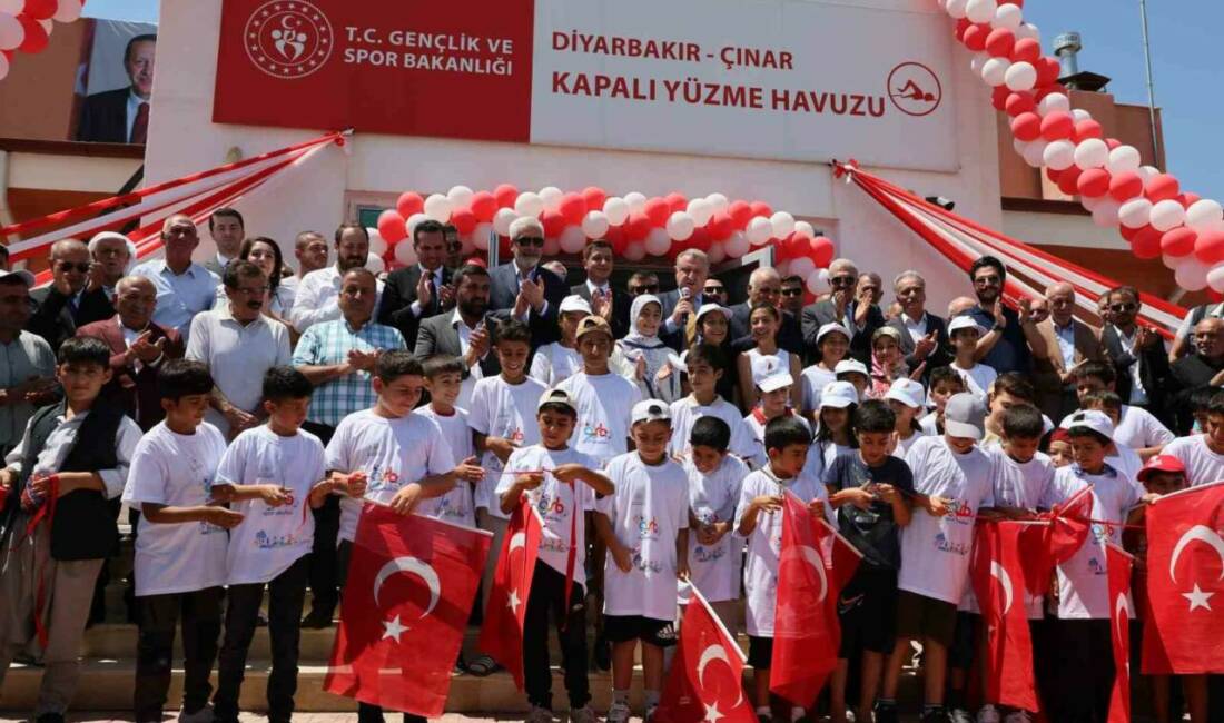 Gençlik ve Spor Bakanı Osman Aşkın Bak, Diyarbakır'da yaptığı açılış