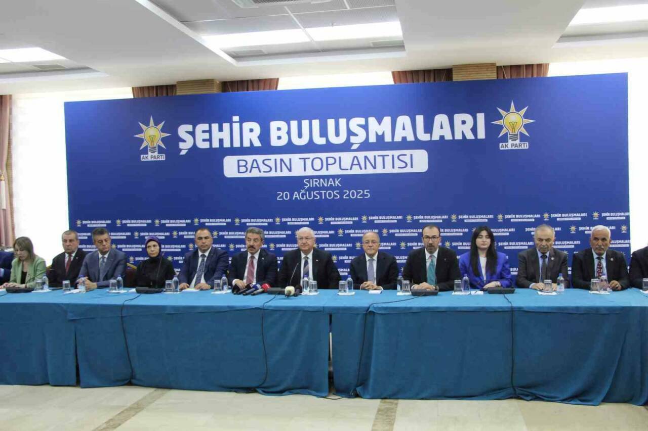 Milli Savunma Bakanı Yaşar Güler, Şırnak'a ziyaret gerçekleştirerek belediye başkanları