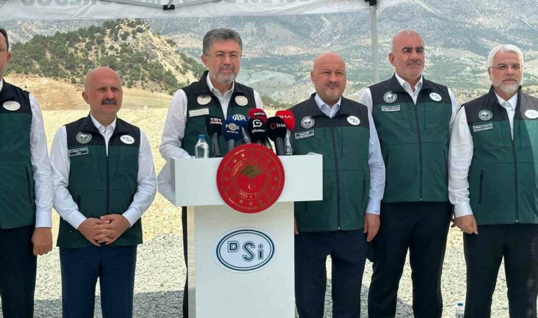 Tarım ve Orman Bakanı İbrahim Yumaklı, Adıyaman'da Çetintepe Barajı incelemesinde