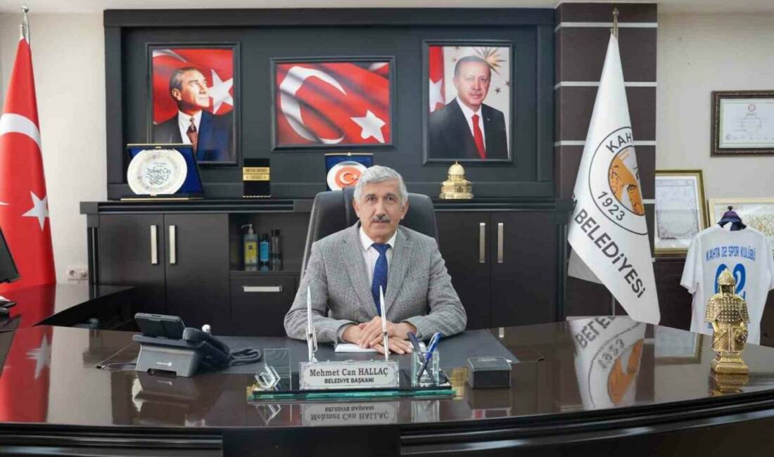 Kahta Belediye Başkanı Mehmet Can Hallaç, AK Parti'nin 24. kuruluş