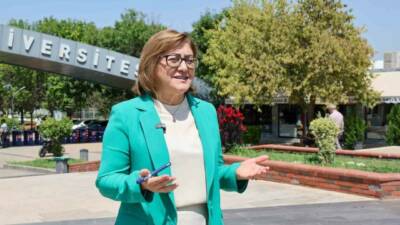 Gaziantep Büyükşehir Belediye Başkanı Fatma Şahin, YKS sınavı sonrası üniversite