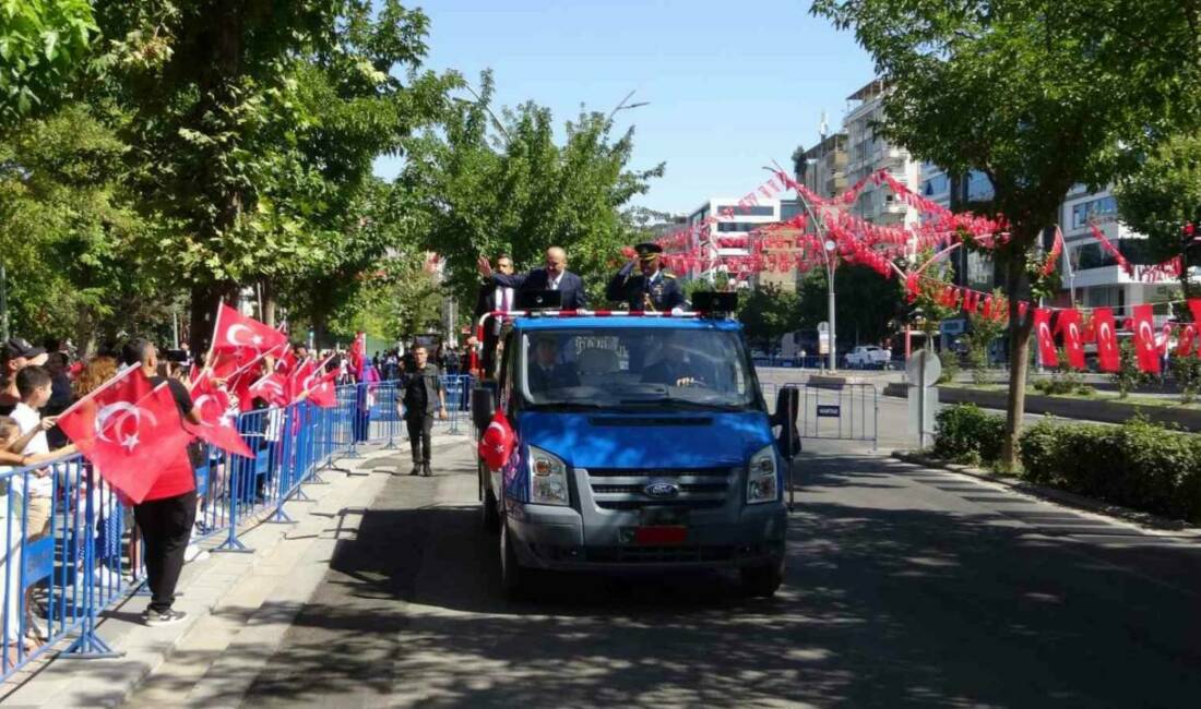 Batman'da, 30 Ağustos Zafer Bayramı coşkulu bir şekilde kutlandı. Program,