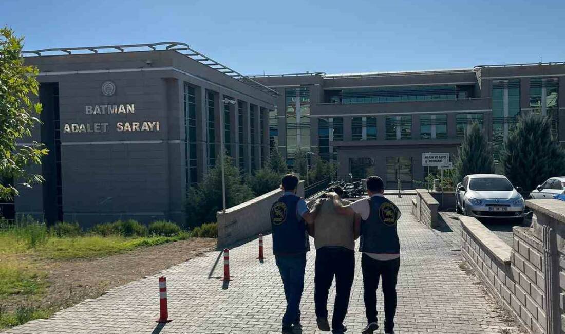 Batman'da 14 yıl hapis cezası bulunan hırsızlık suçundan aranan R.G.,