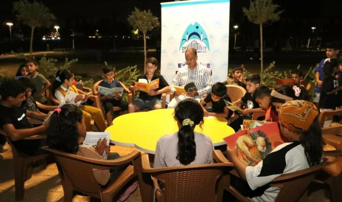 Eyyübiye Belediye Başkanı Mehmet Kuş, "Parkta Buluşalım Kütüphaneyle Tanışalım" projesi