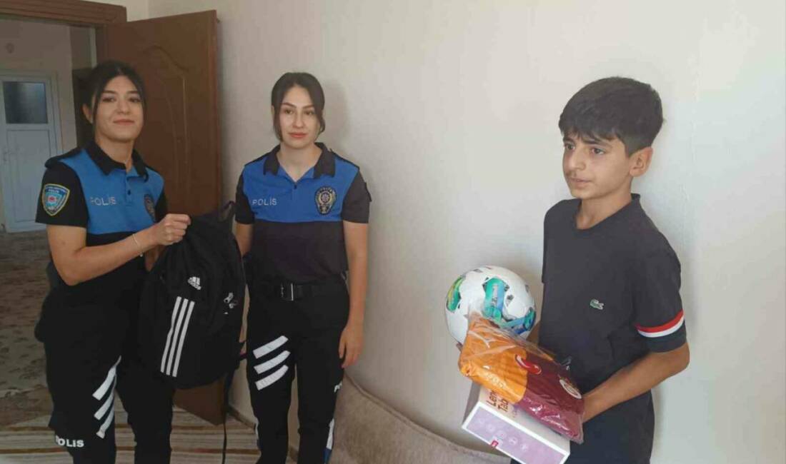 Batman'da çöpün yanında bulduğu altın dolu poşeti polise teslim eden