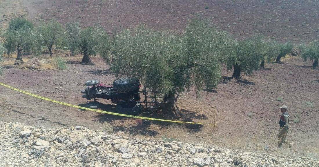 Kilis Musabeyli ilçesinde traktörün devrilmesi sonucu meydana gelen kaza, 10