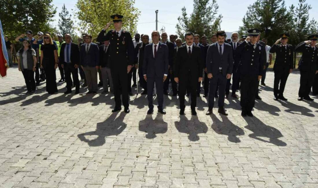 Dicle ilçesinde 30 Ağustos Zafer Bayramı dolayısıyla etkinlik düzenlendi. Kutlama