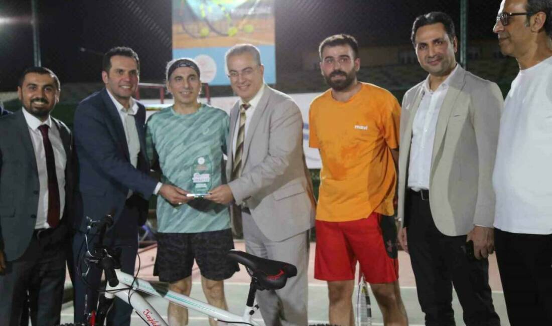 Diyarbakır İl Sağlık Müdürlüğü tarafından düzenlenen tenis turnuvasında 46 sağlık