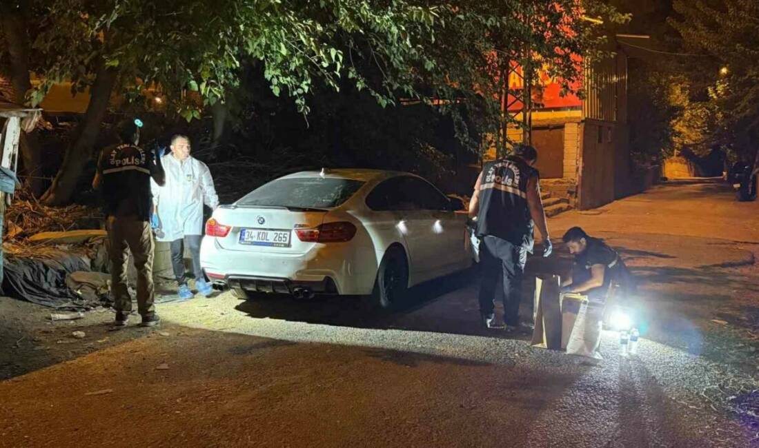 Diyarbakır’da iki grup arasındaki silahlı kavgada ölü sayısı 3’e yükseldi Diyarbakır'ın Yenişehir ilçesinde meydana gelen silahlı kavgada 3 kişi hayatını