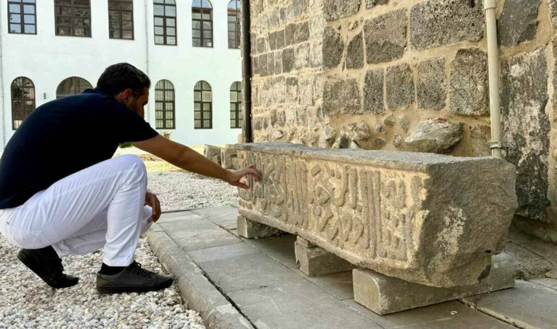 Diyarbakır'ın Sur ilçesinde bulunan İçkale Müze Kompleksi'nde yapılan arkeolojik kazılarda