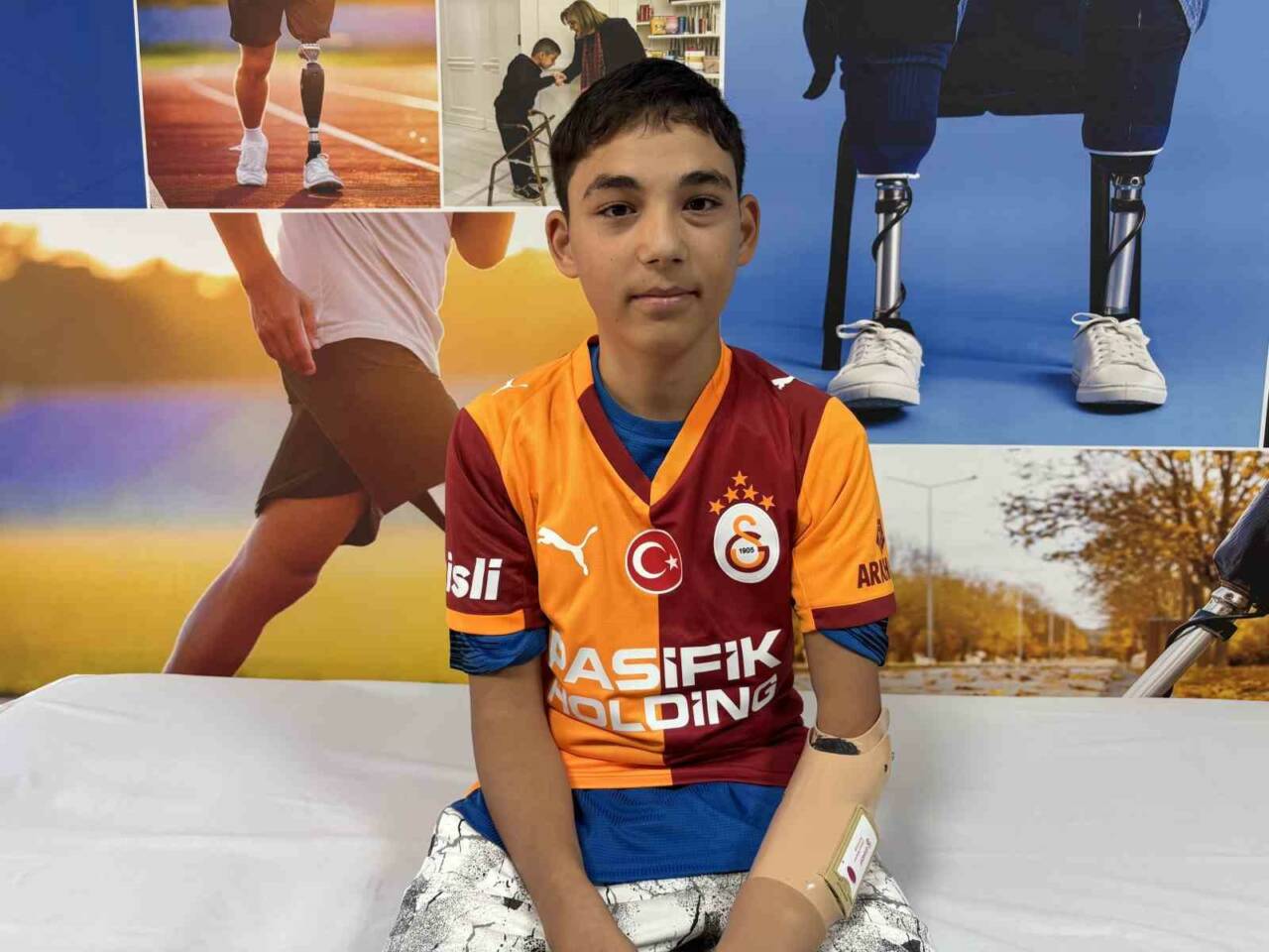 Gaziantep'te doğuştan kolu olmayan Mehmet Efe, Büyükşehir Belediye Başkanı Fatma