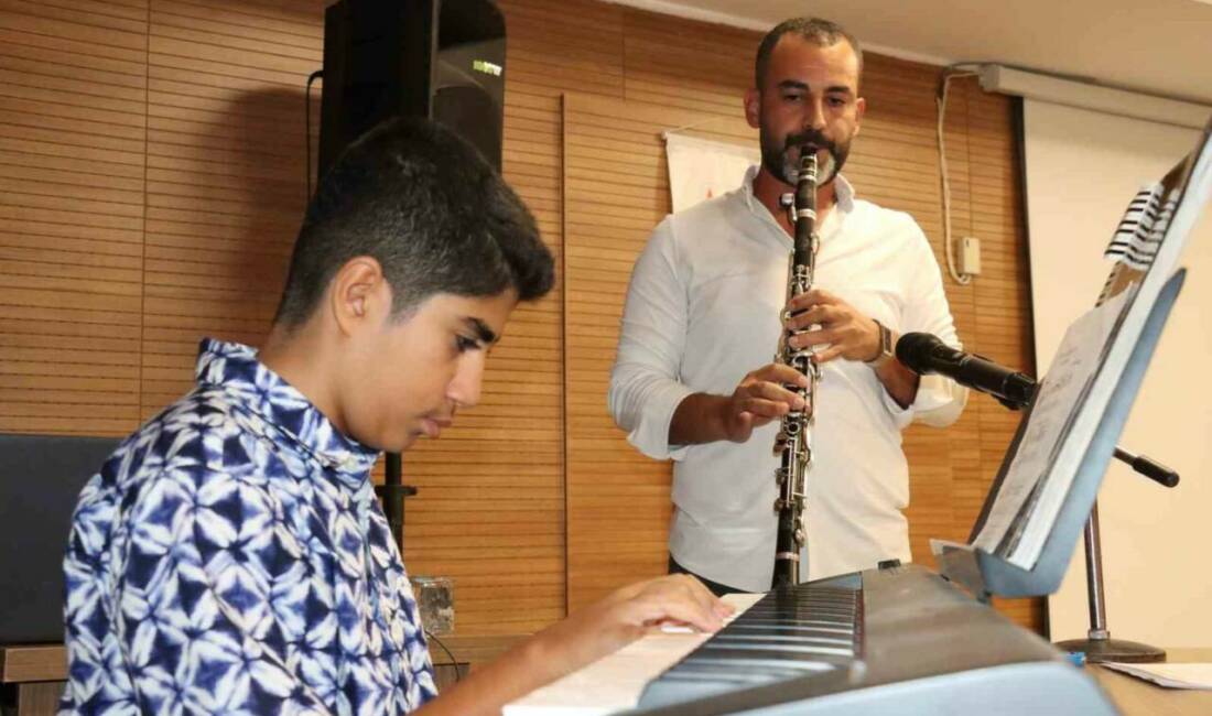 Şanlıurfa Büyükşehir Belediyesi Esentepe Gençlik Merkezi'nde düzenlenen 2025 Yaz kursları,